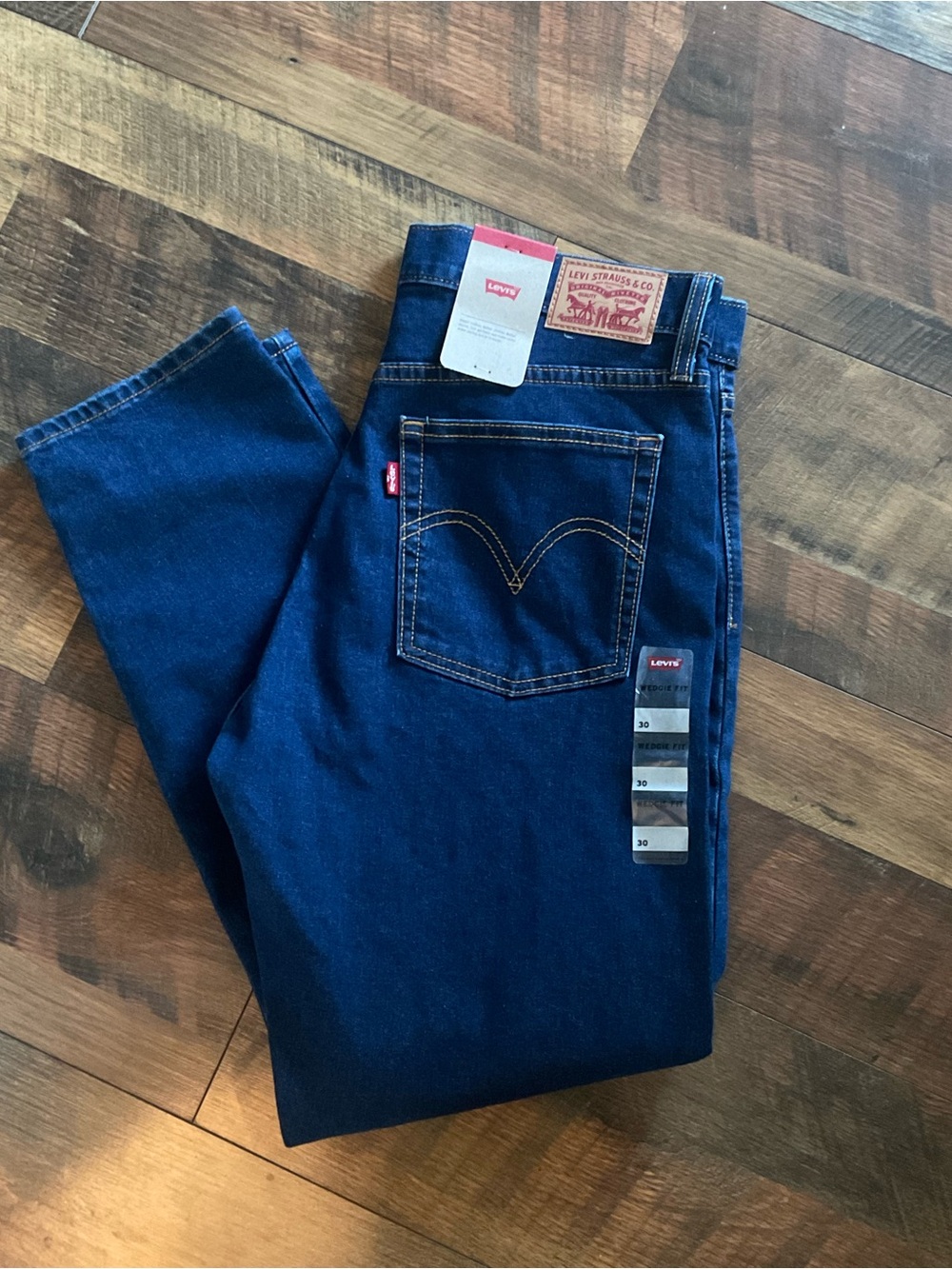 Levi’s Wedgie Fit Jeans 30 NWT